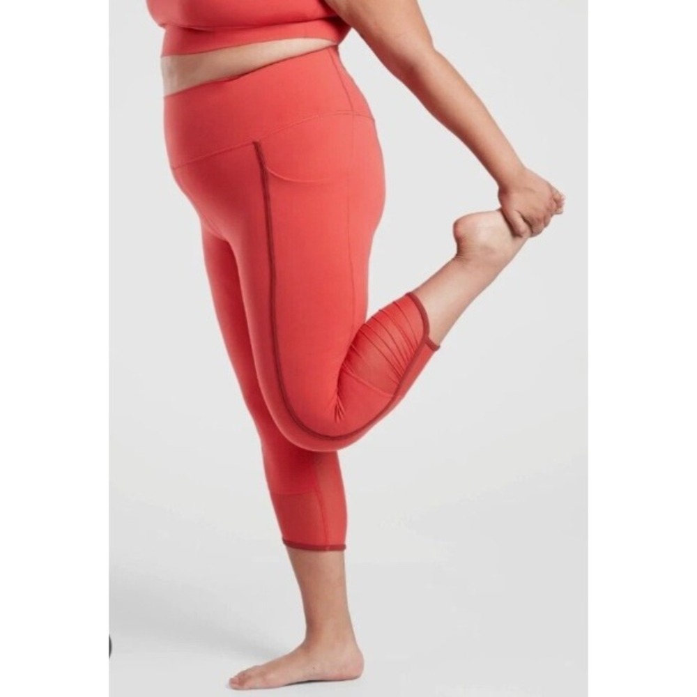Athleta Salutation Stash Pocket ii Capri Women's Size 3X Red Mesh Leggings Pants